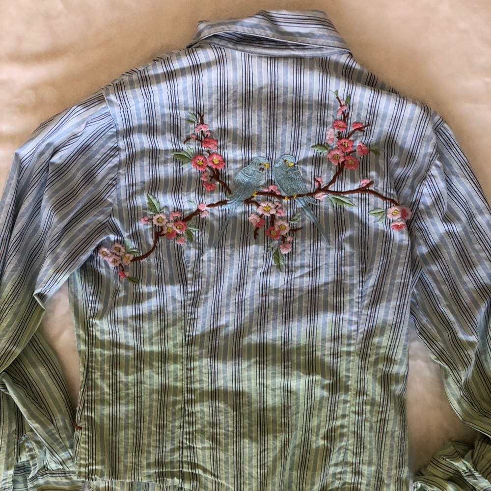 Parrot Button Down - Picture 5 of 5